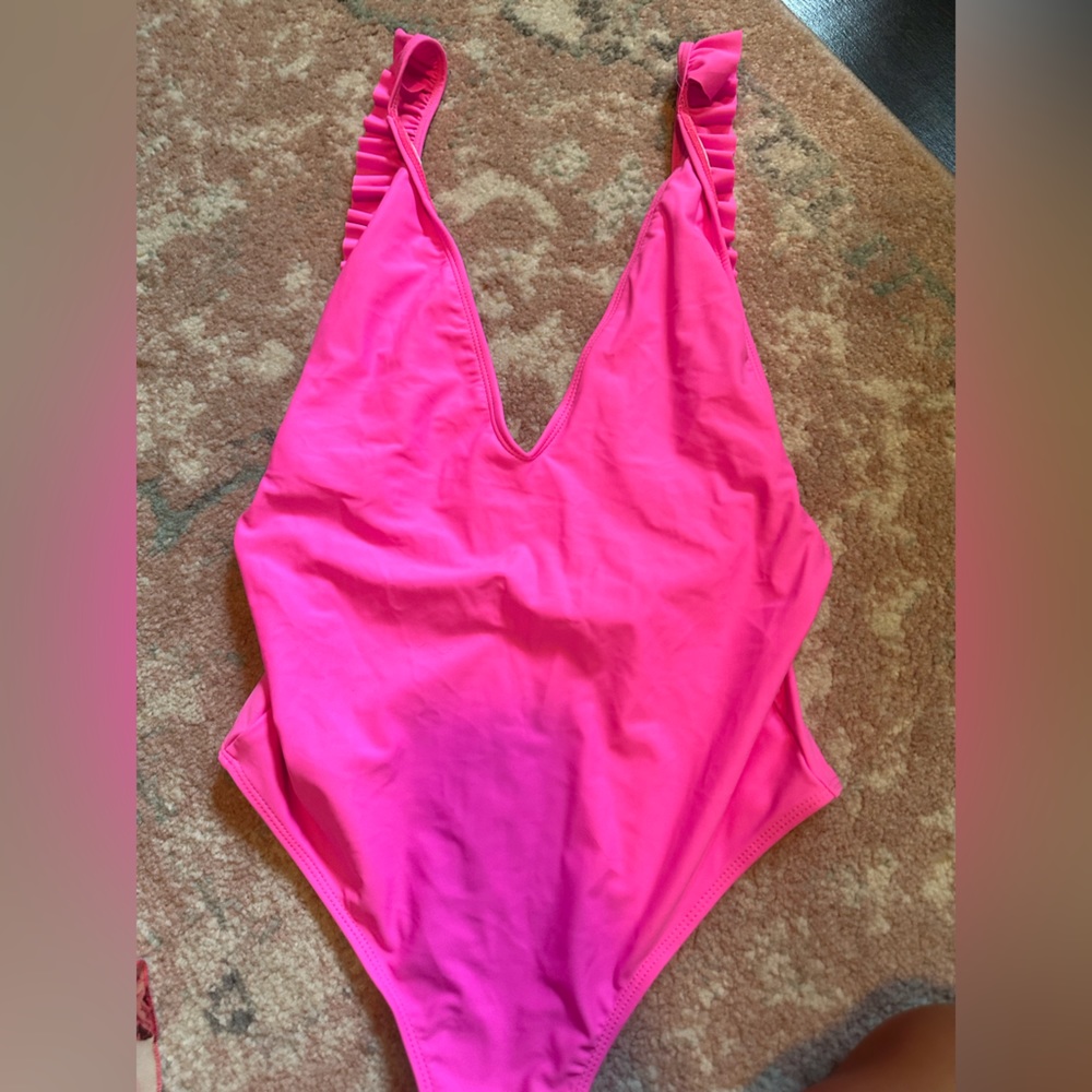 CUTE ruffle one piece